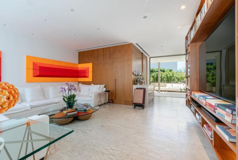 Cobertura triplex exclusiva com vista no Leblon