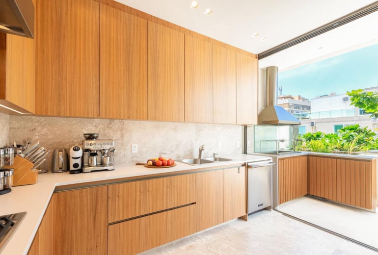 Cobertura triplex exclusiva com vista no Leblon