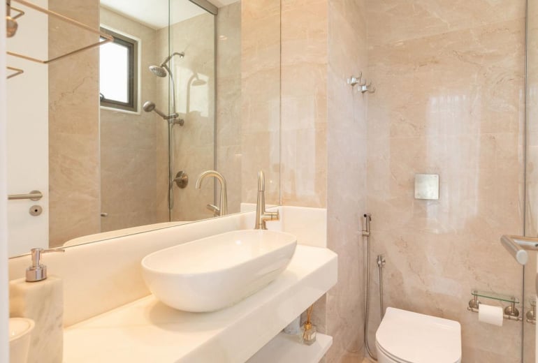 Cobertura triplex exclusiva com vista no Leblon