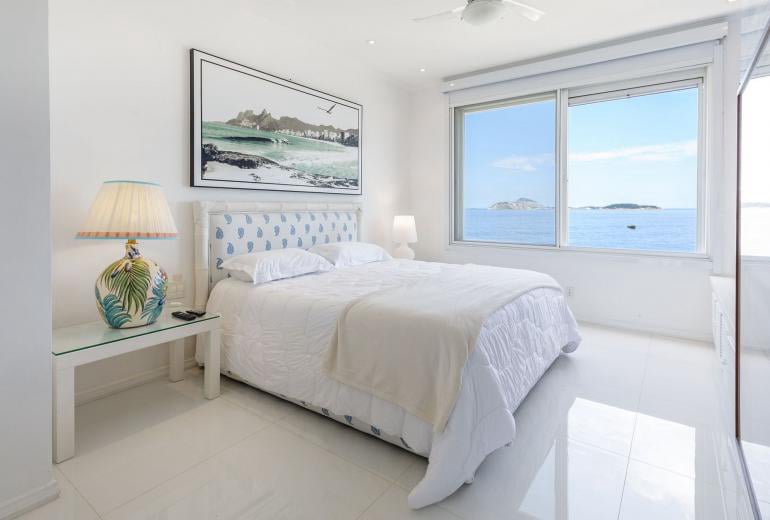 Charmoso apartamento frente mar em Ipanema