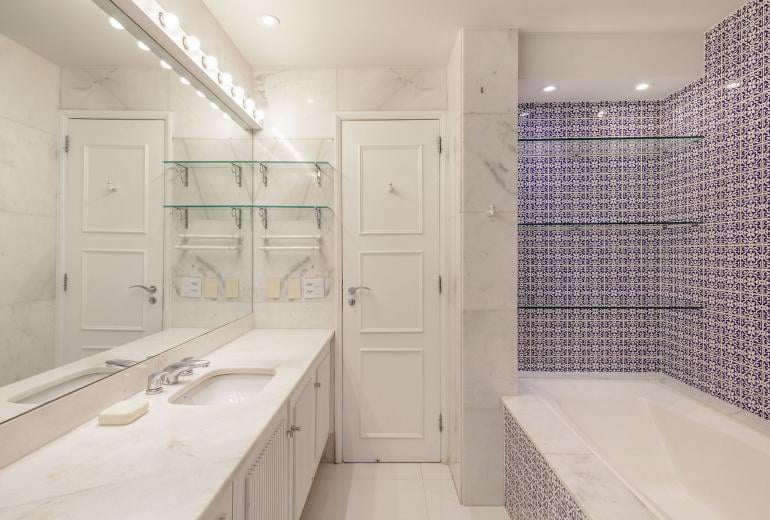 Charmoso apartamento frente mar em Ipanema