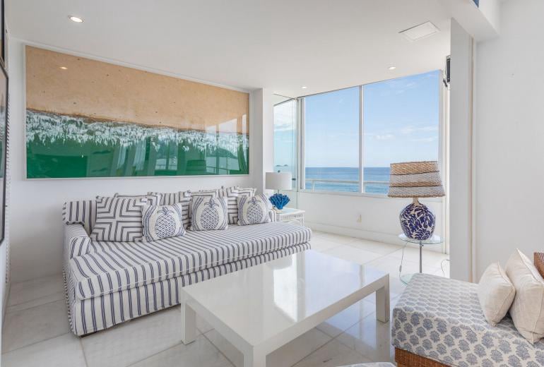 Charmoso apartamento frente mar em Ipanema
