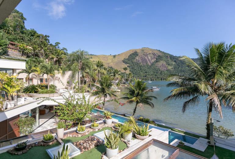 Linda villa beira-mar em Angra dos Reis