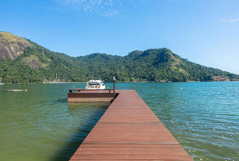 Linda villa beira-mar em Angra dos Reis