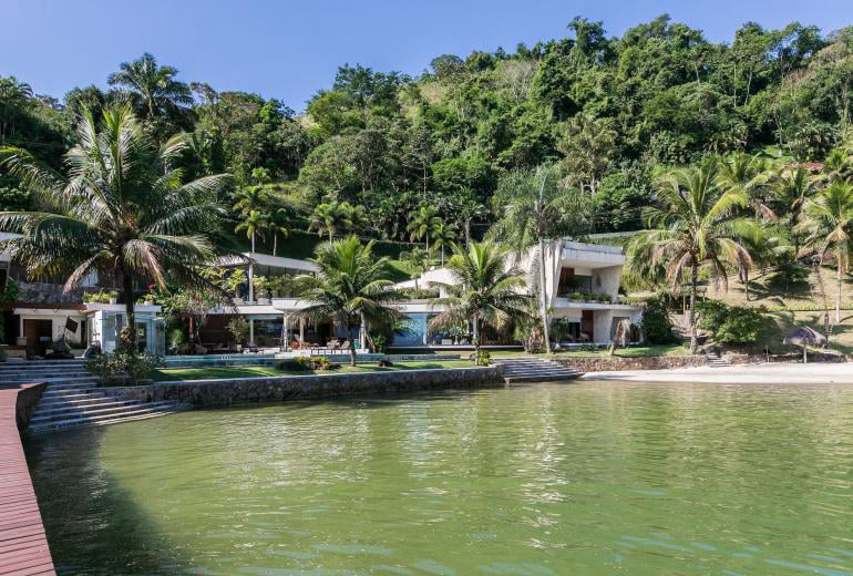 Linda villa beira-mar em Angra dos Reis