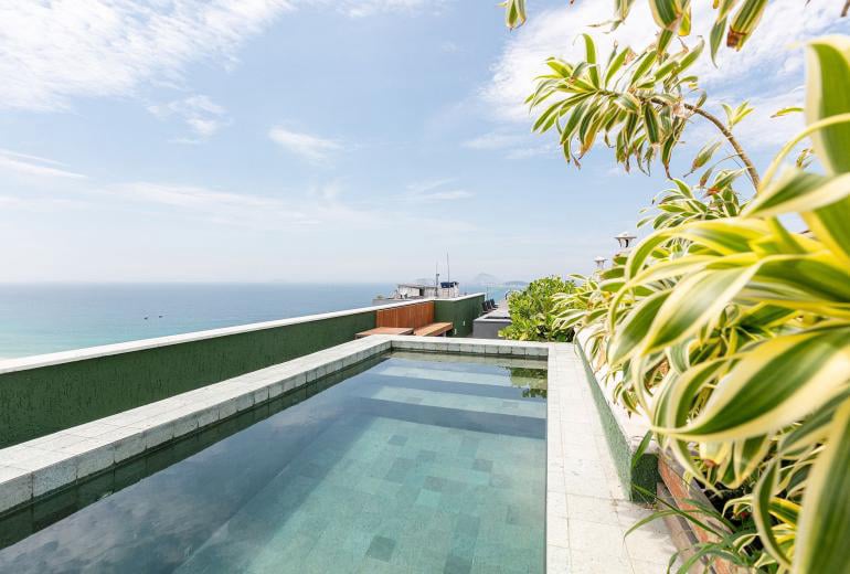 Cobertura triplex com vista para o mar em Ipanema
