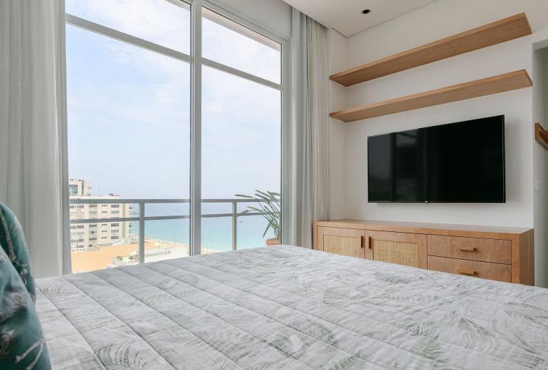 Cobertura triplex com vista para o mar em Ipanema