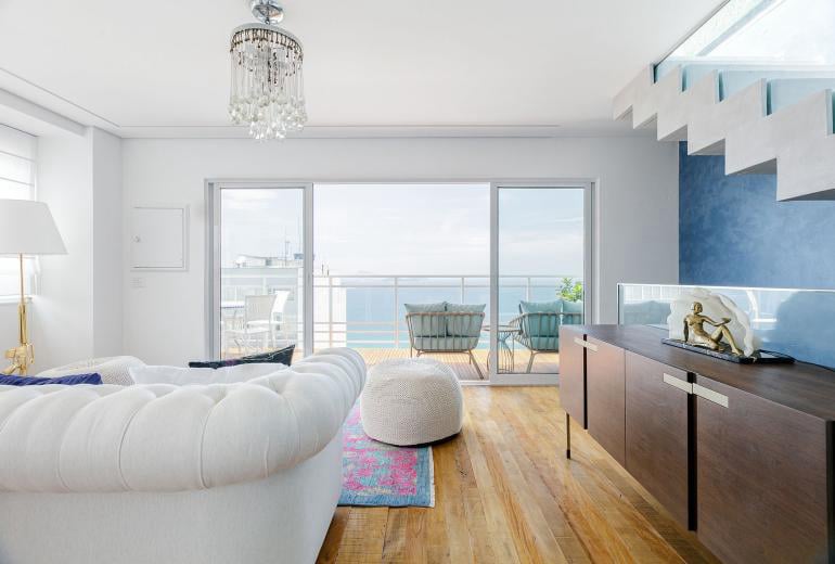 Cobertura triplex com vista para o mar em Ipanema