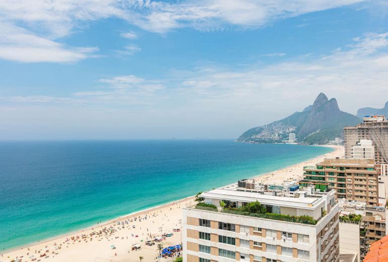 Cobertura triplex com vista para o mar em Ipanema