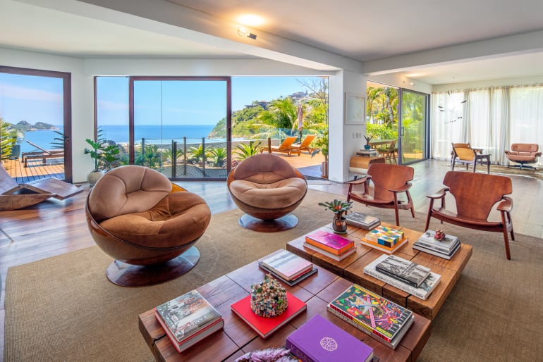 Linda mansão com vista fantástica no Joá